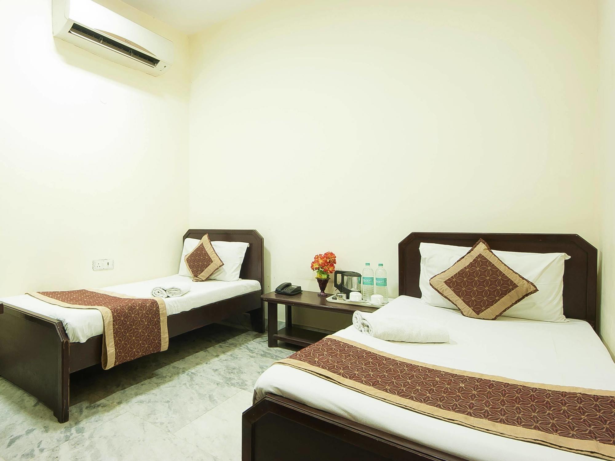 Hermitage By The Cosy Hotels Near Lotus Temple Yeni Delhi Dış mekan fotoğraf