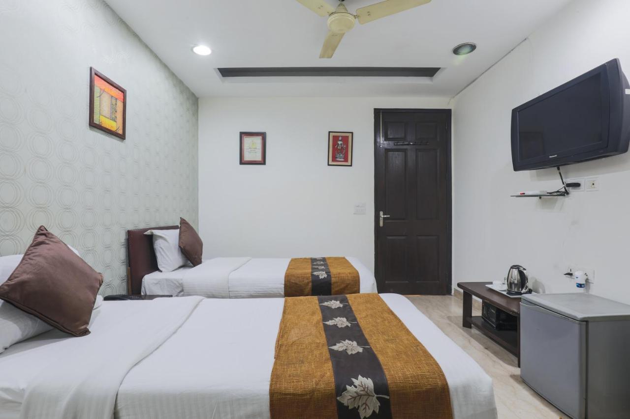 Hermitage By The Cosy Hotels Near Lotus Temple Yeni Delhi Dış mekan fotoğraf